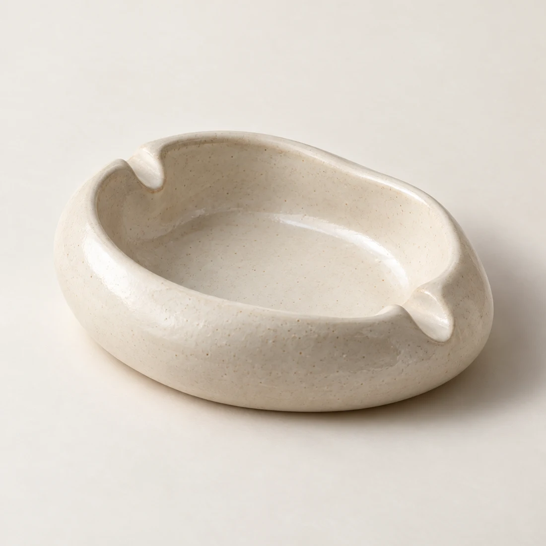 Pebble Fold ashtray in Chalk